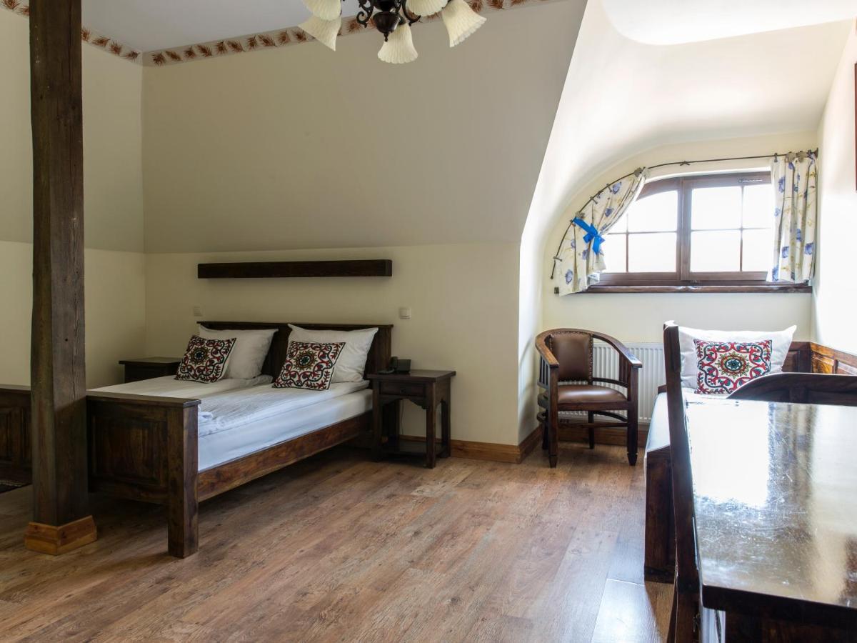 Gosciniec Oycowizna Hotel Lesznowola  Buitenkant foto